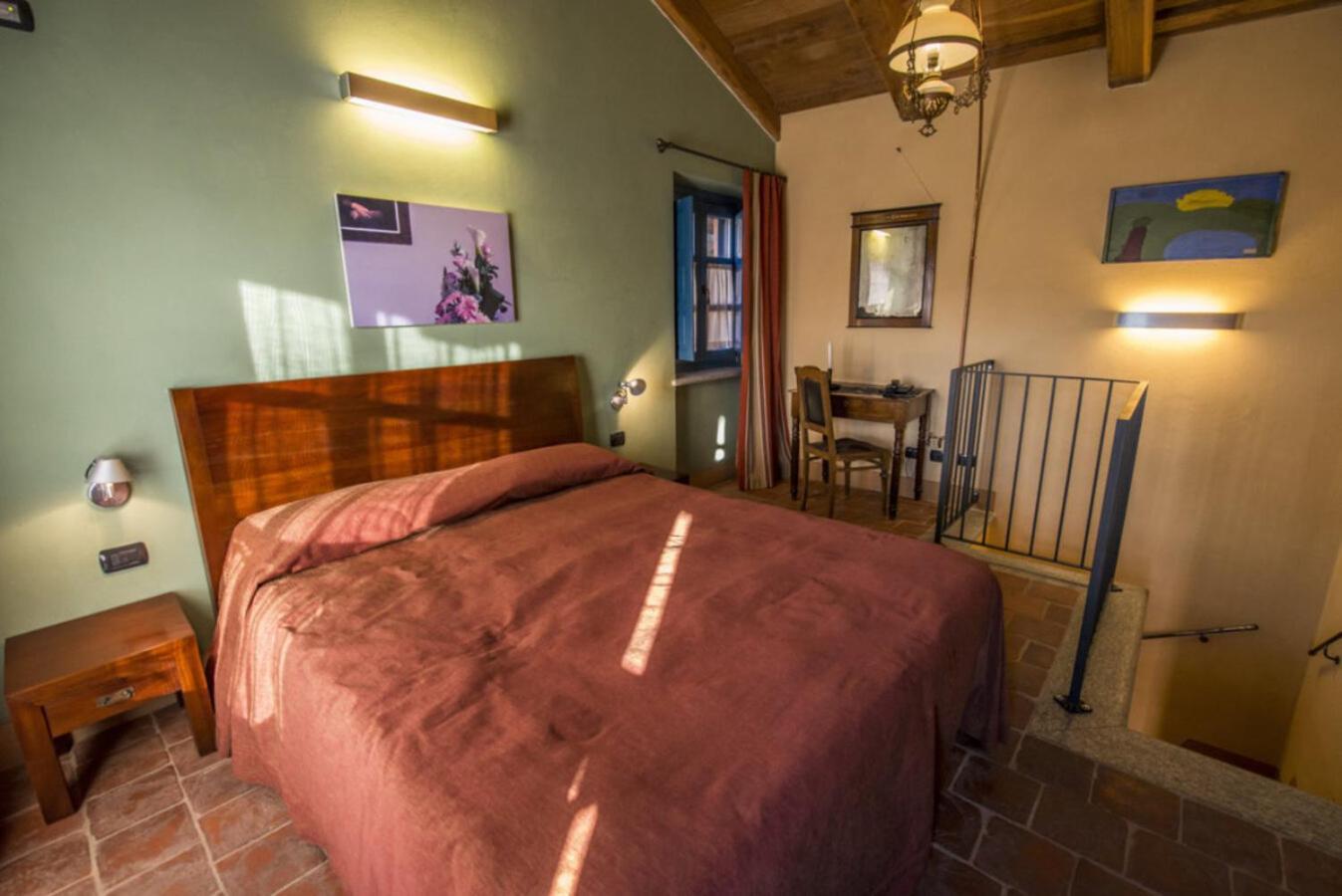 Albergo Ristorante Garibaldi Cisterna dʼAsti Exterior foto