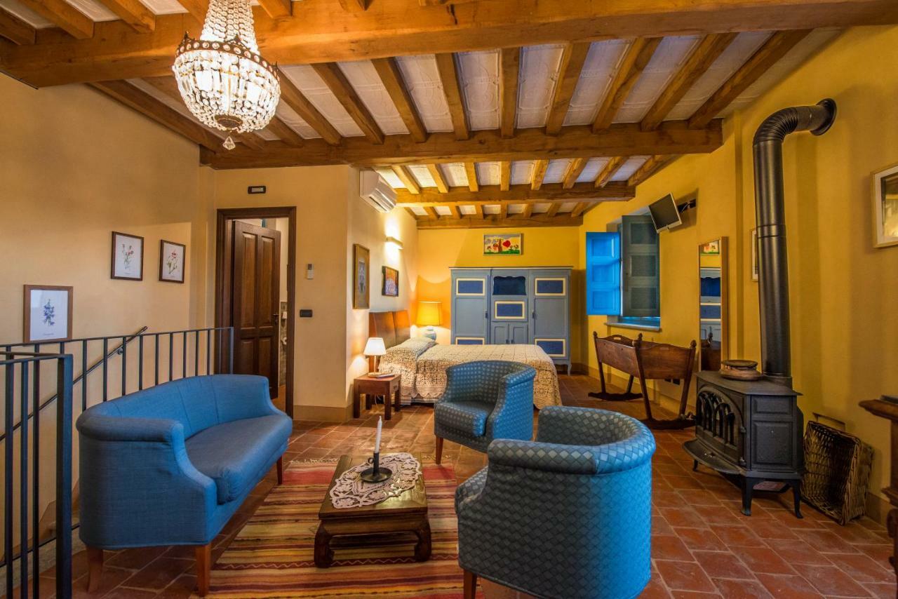 Albergo Ristorante Garibaldi Cisterna dʼAsti Exterior foto