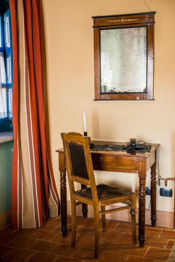 Albergo Ristorante Garibaldi Cisterna dʼAsti Exterior foto